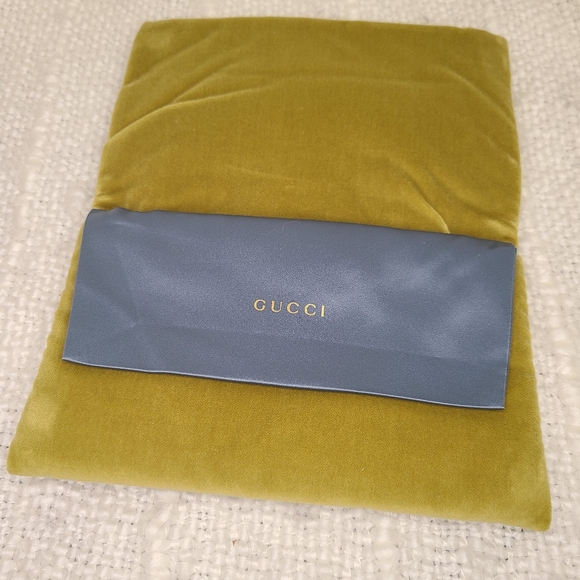 💛 Gucci Limited Edition Yellow Velvet X-Large Sunglass Pouch - Picture 2 of 7